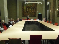 Bij de gemeente zaal